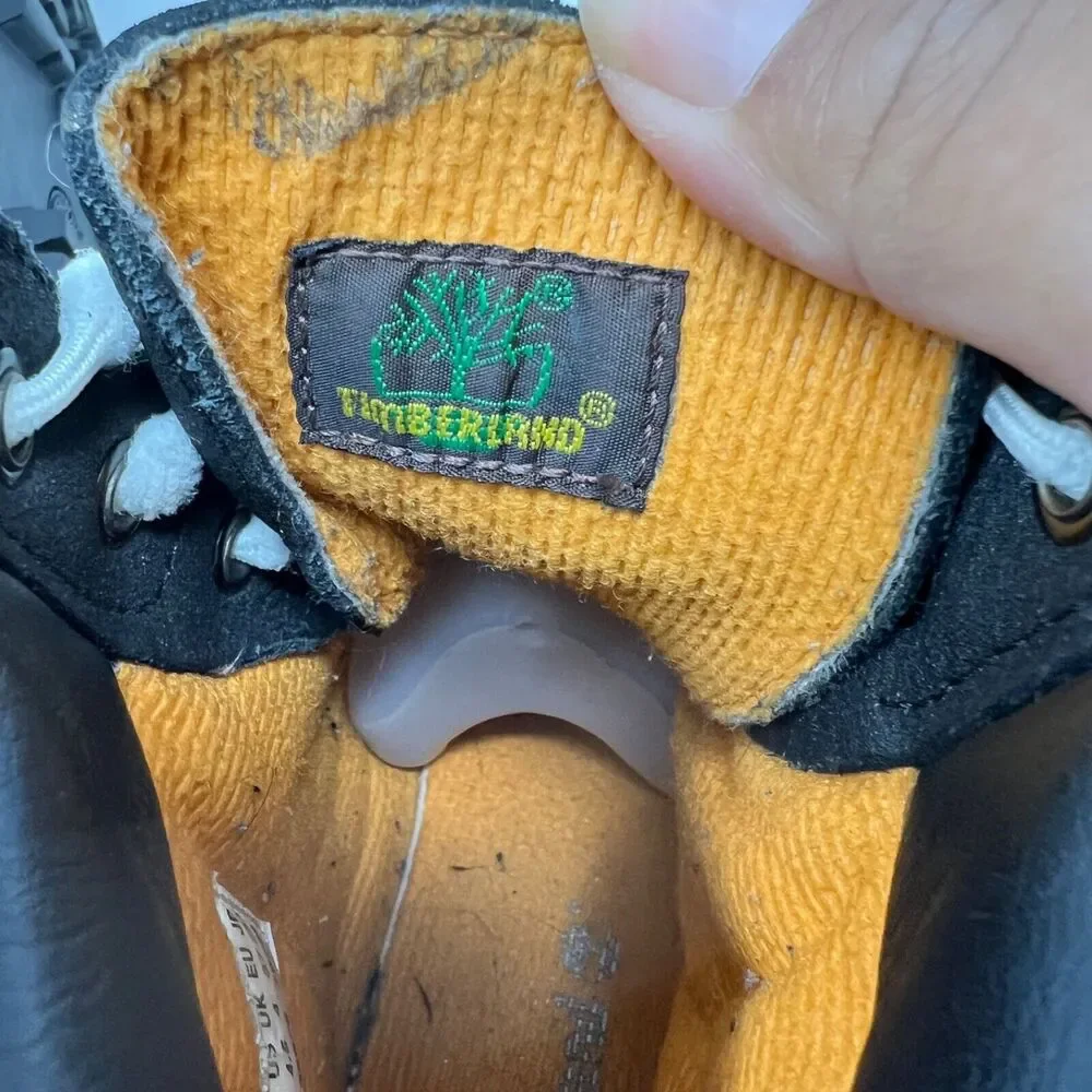 TIMBERLAND BOYS  BLACK BOOTS, SIZE 4.5 US